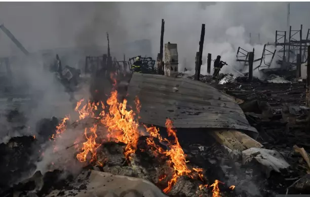 Bağlı askerlerin kar içinde görüntüsü