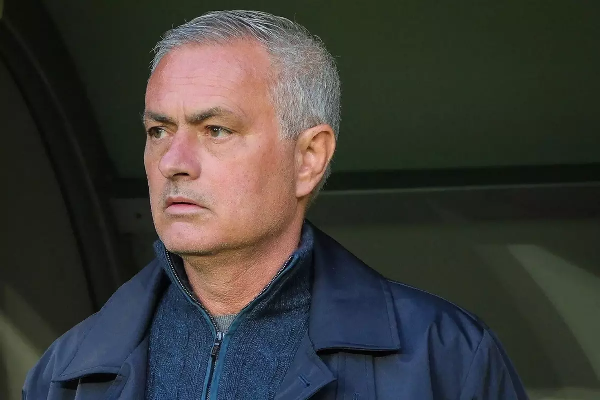 Mourinho, Rafa Silva Transferi Konusunda Belirsizliğini Koruyor: "Diğer Kulüplerin Oyuncularını Konuşmuyorum"