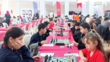 Satranç tahtası ve oyuncular