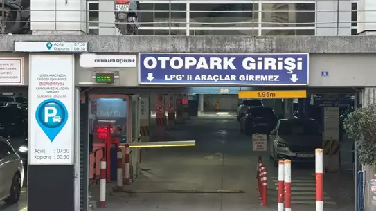 İzmit'te Kapalı Otoparkta Şaka Gibi Başlayan Kavgada Ölümcül Bıçak Saldırısı