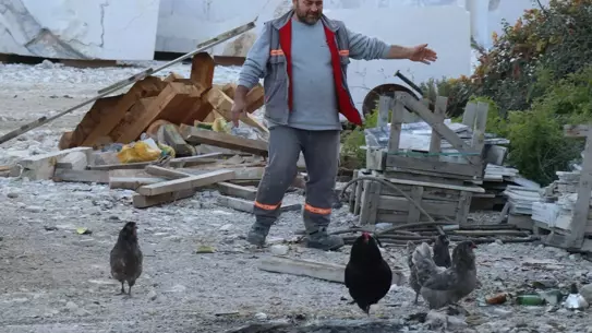 Denizli'li Mermer İşletmecisi, Fabrikasını Nadir Tavuk Irkları İçin Kuluçkaya Dönüştürdü