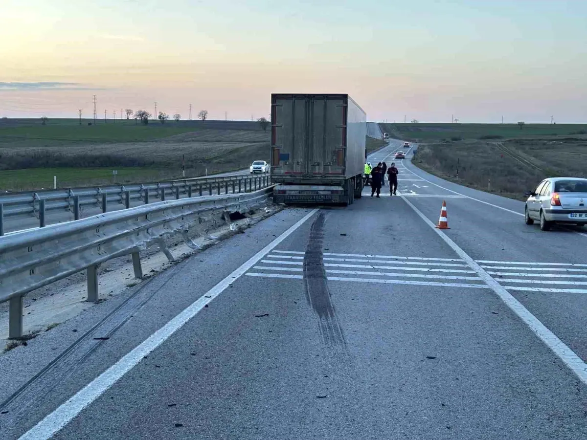 Edirne‑Havsa Karayolunda 16 Ton Biber Yüklü TIR Bariyerleri Yıktı