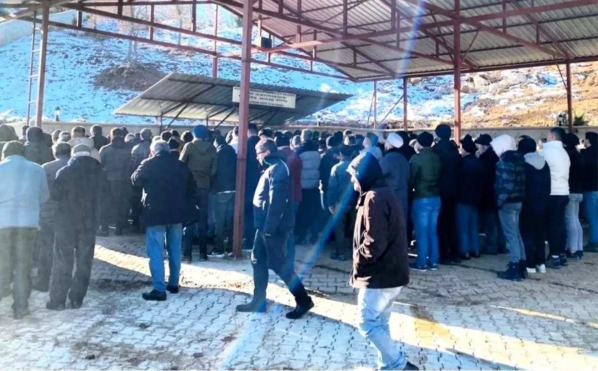 Denizli'de Tiner Patlaması: 26 Yaşındaki İşçi Hayatını Kaybetti