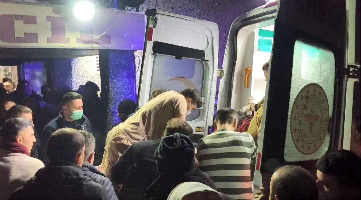 Artvin'de Uçuruma Düşen Sürücüye Hayati Kalp Masajı Uygulandı