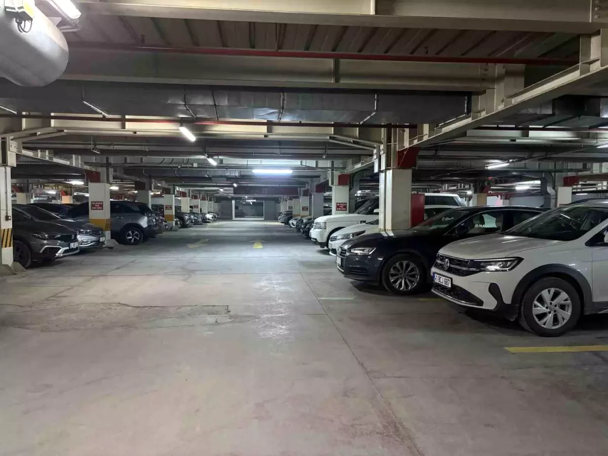 İzmit Alışveriş Merkezinde Şok Bıçaklama: Şüpheli Hızlı Tutuklandı