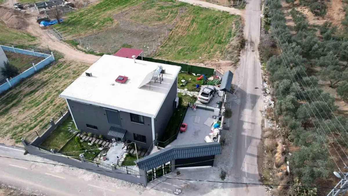 Adana’da Lüks Villada Şok Aile Katliamı: Baba İki Çocuğunu Öldürdü, Kendi Hayatına Son Verdi