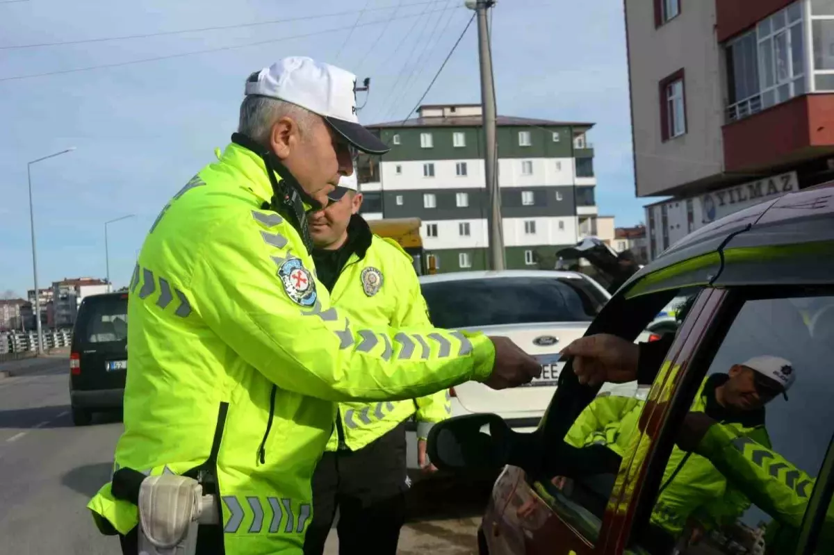 Ünye'de Sıkı Trafik Denetimleri: Emniyet Kemerine Uymayanlara Kesilen Cezalar