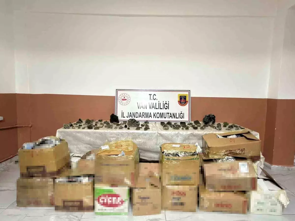 Başkalede 1.410 Adet Epidotlu Kuvars Kaçakçılığına Jandarma Müdahalesi