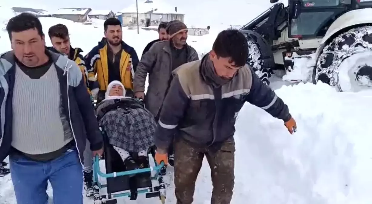 Ağrı’da Kar Fırtınasında 64 Yaşındaki Kadın Sağlık Ekipleriyle Hastaneye Ulaştırıldı