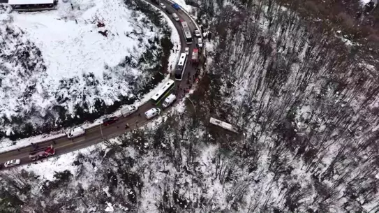Kartepe'de Otobüs Şarampole Yuvarlandı: 39 Kişi Yaralandı