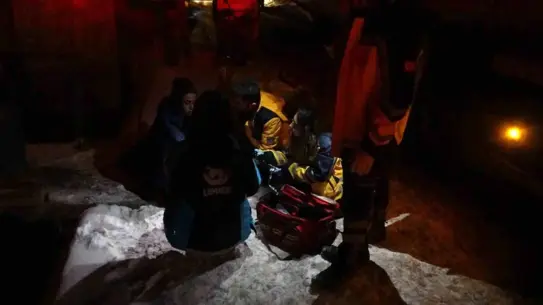 Malatya'da Yangın: İtfaiye Kadını Ev Enkazından Çıkardı