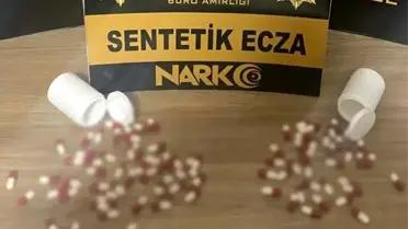 Operasyon sırasında ele geçirilen uyuşturucu paketleri