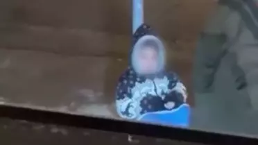 Beylikdüzü'nde Yağmurlu Günde Çocuklarını Dilendiren Kadına Vatandaşın Tepkisi ve Sözlü Saldırı