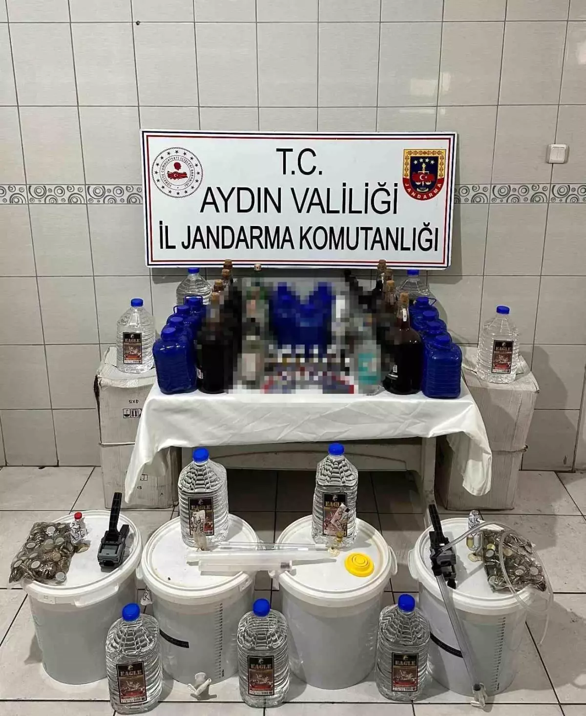 Bozdoğan'da Jandarma, 45 Litre Sahte Alkolü Ele Geçirdi