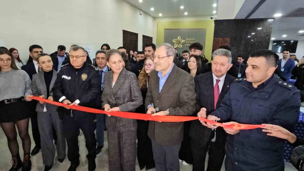 Nazilli'de ADÜ Öğrencileri 41 Projeyi Sunarak Proje Pazarı'nda Buluştu