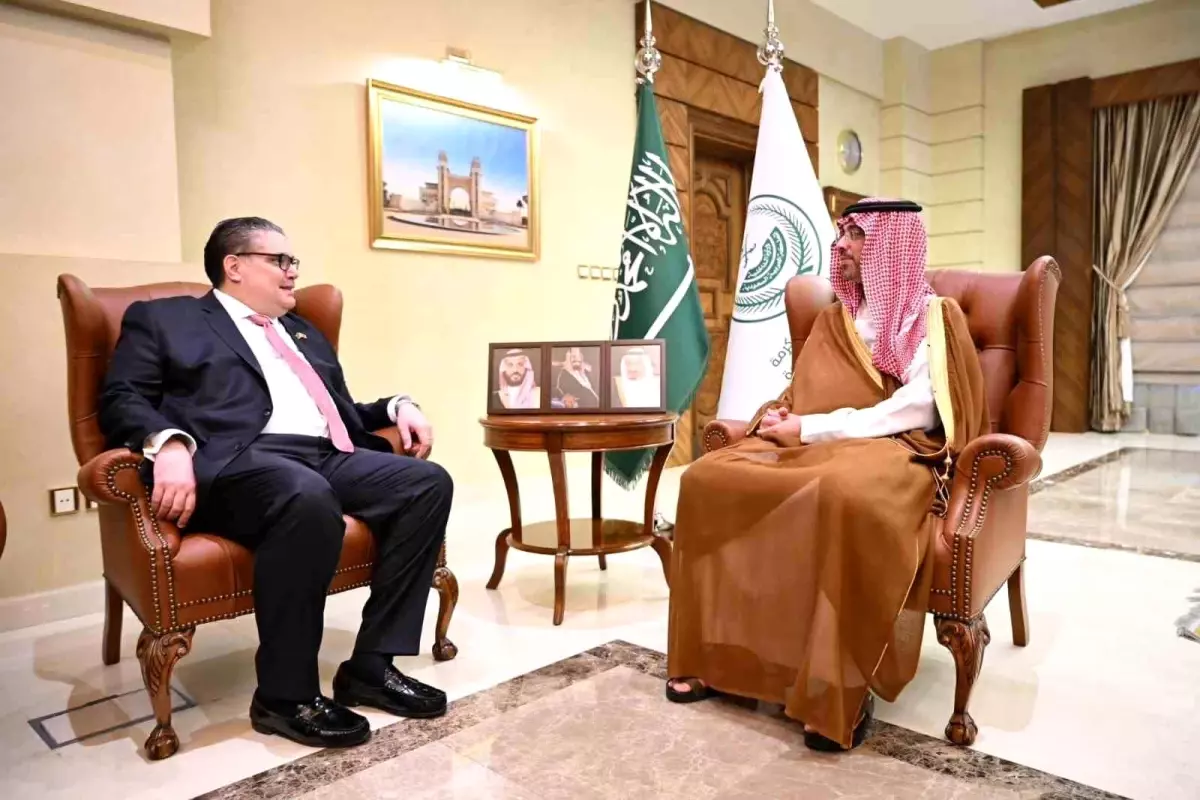 Cidde'de Dünya Türk Dili Ailesi Günü Coşkusu: Türkiye ve OIC İşbirliğiyle Özel Etkinlik