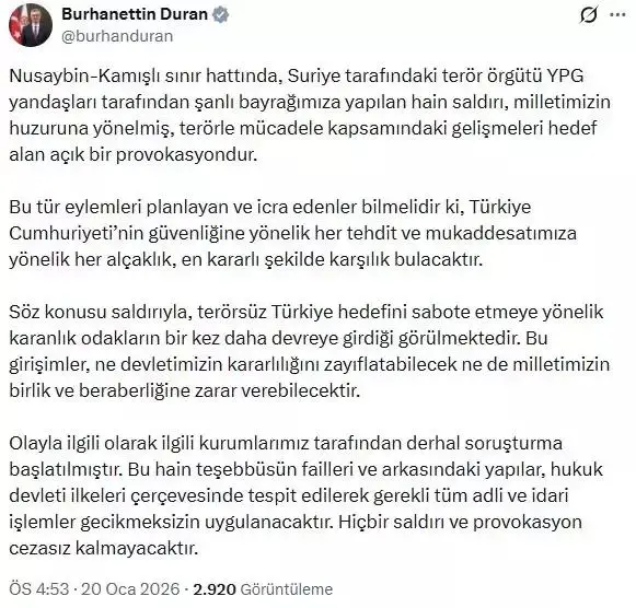 Askerlerin bayrağı kaldırma anı