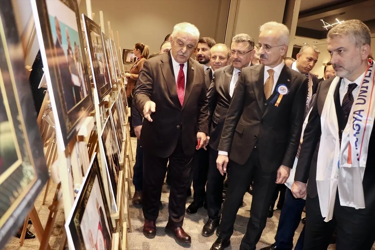 Bakan Uraloğlu üniversiteler hakkında konuşuyor