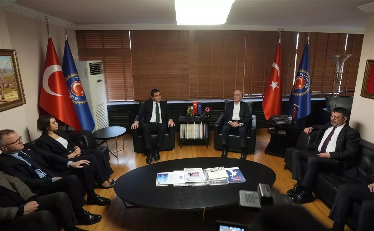 CHP'den Emekli Maaşlarını Asgari Ücrete Çıkarma Talebi