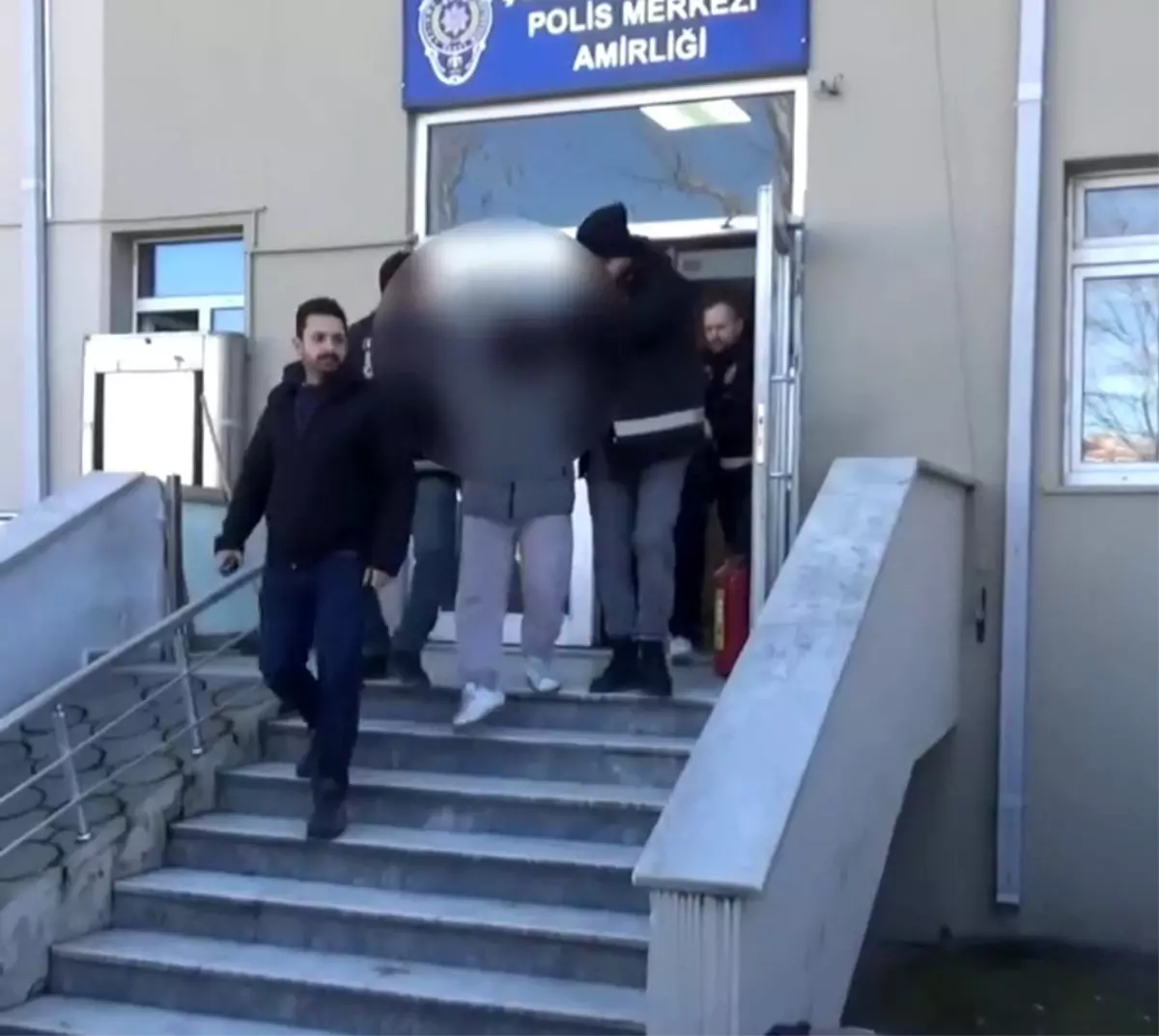 Lüleburgaz’da ‘Savcı’ Maskesiyle Altın Dolandırıcılığı: 3 Şüpheli Tutuklandı