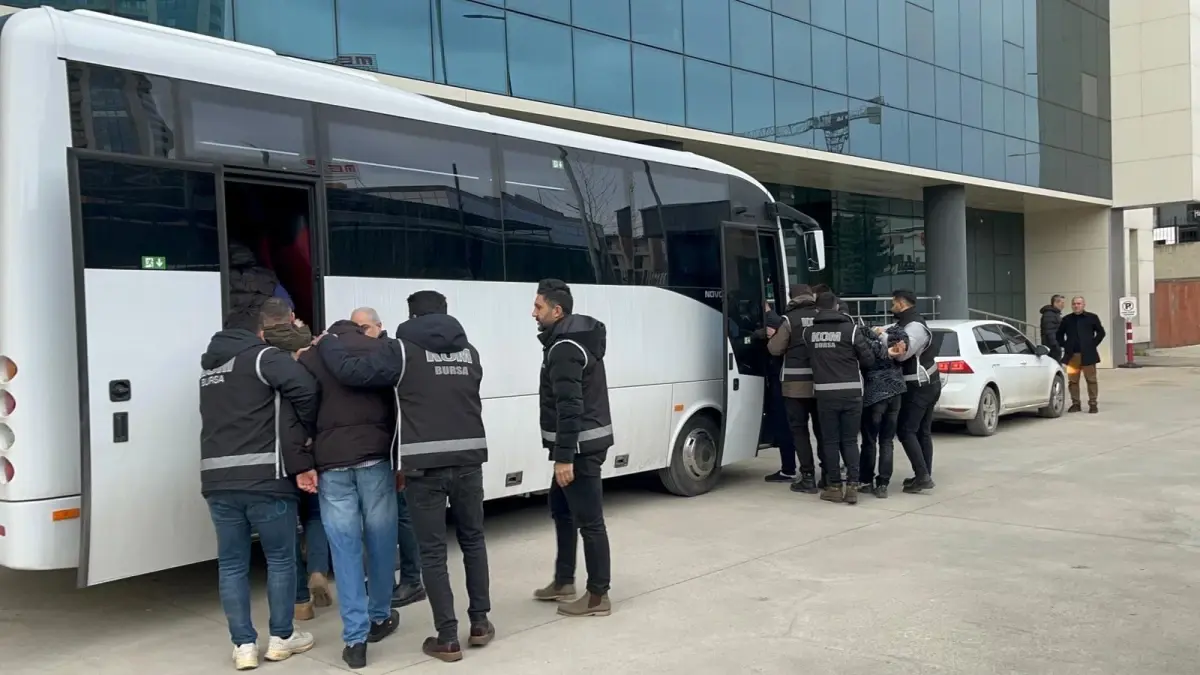 Bursa’da Molotoflu Saldırı: 8 Şüpheli Gözaltına Alındı