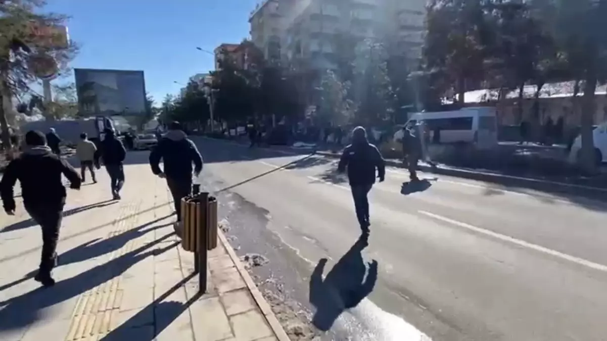 Diyarbakır Adliyesi Önünde Çıkan Kavga Polis Tarafından Kontrol Altına Alındı