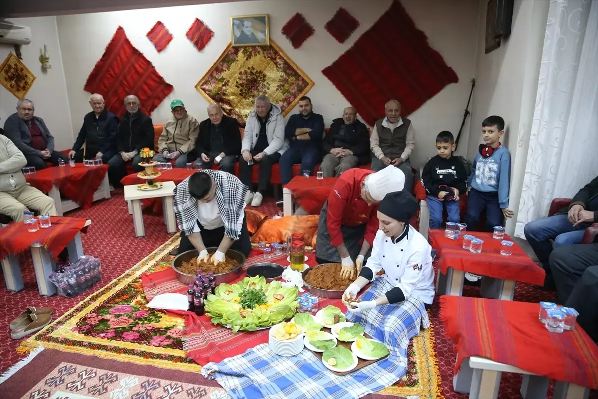 Edirne Huzurevi'nde Sıra Gecesi Renkli Anlara Sahne Oldu