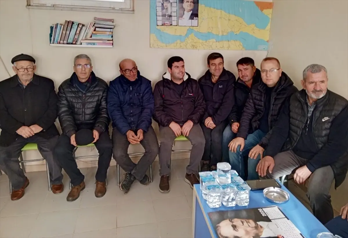 Kaymakam Cihat Koç, Gelibolu Muhtarlarıyla Köy Sorunlarını Görüştü