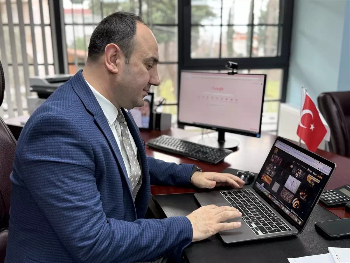 KOSGEB Tekirdağ Müdürü Karataş, Yılın Kareleri Oylamasında Seçkin Fotoğrafları Değerlendirdi