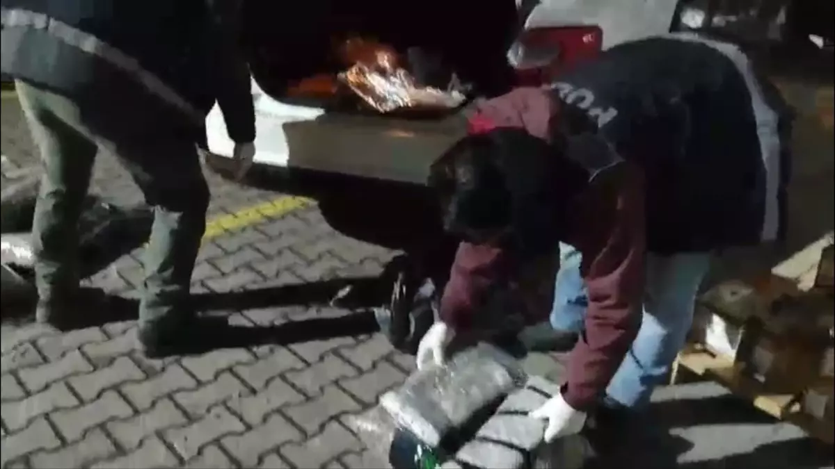 Sakarya’da 5,7 Kilogram Skunk Ele Geçirildi: Operasyon ve Tutuklamalar