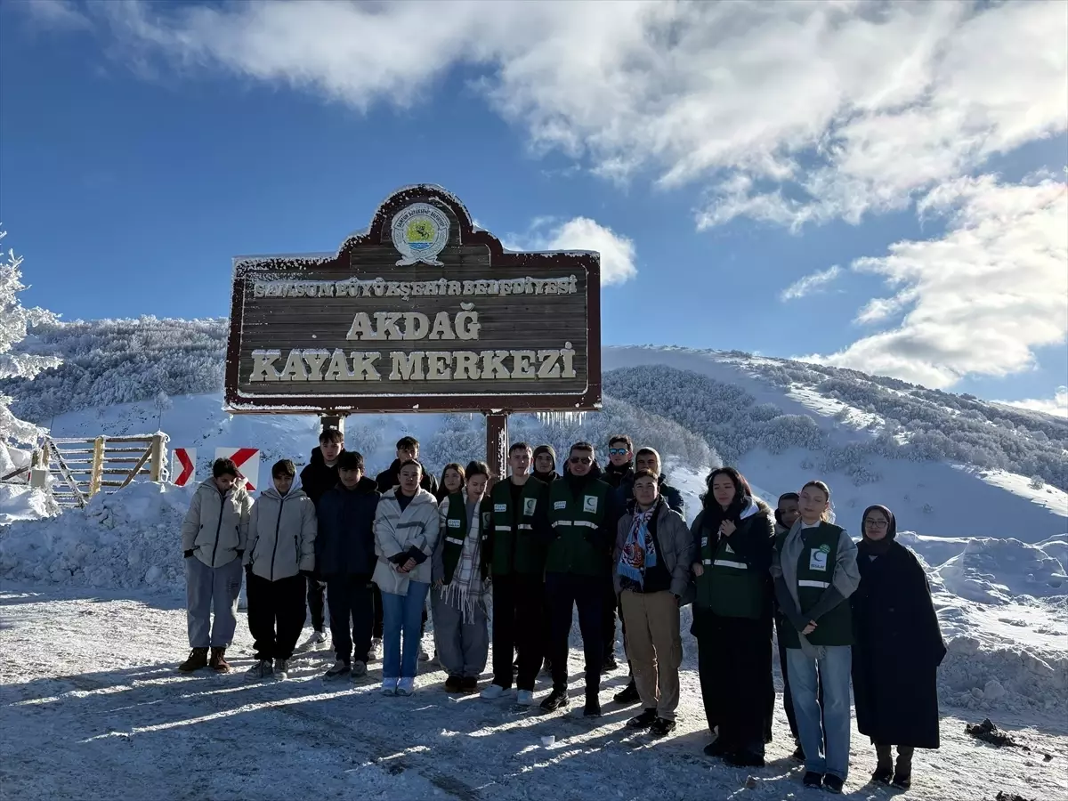 Ladik’ta Genç Yeşilay, Kış Aktiviteleriyle Bağımlılıkla Mücadeleye Destek Verdi