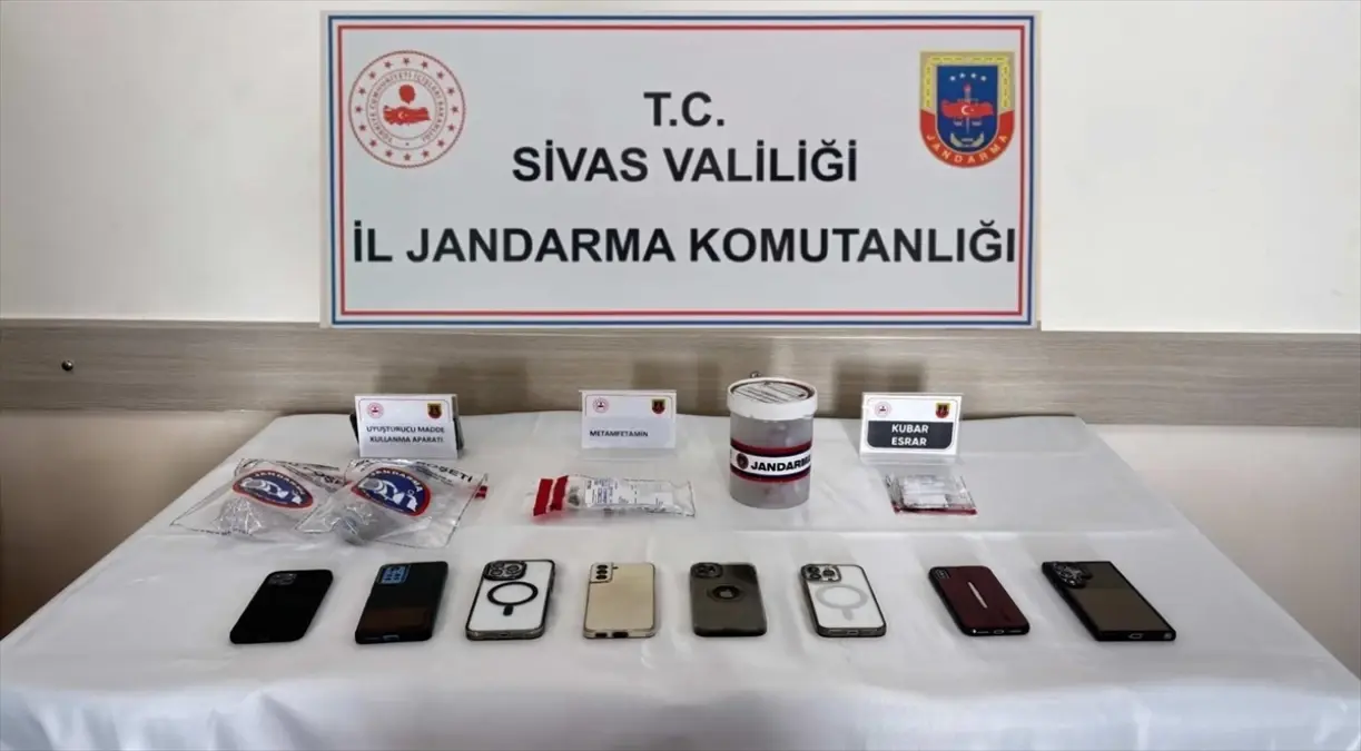 Sivas'ta Uyuşturucu Kaçakçılığına Büyük Darbe: 5 Kişi Tutuklandı