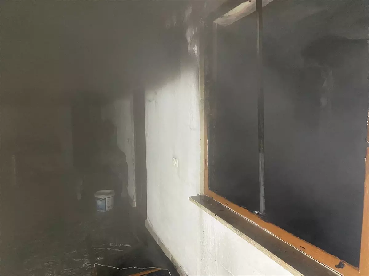 Tokat’ın Niksar İlçesinde Kumçiftlik Mahallesi’ndeki Ev Yangını Hızla Söndürüldü