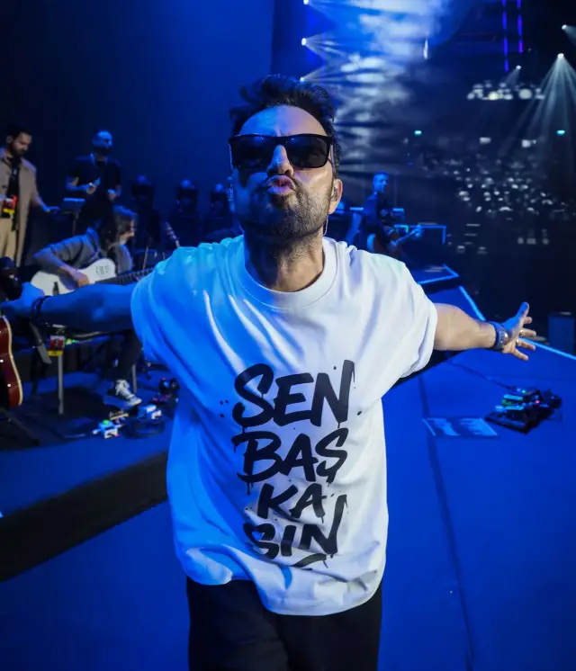 Sahnedeki ışık gösterisi