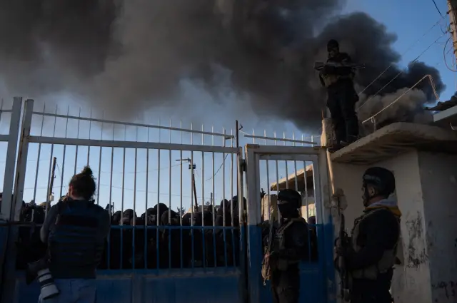 Temizlenen bölgeye koşan aileler