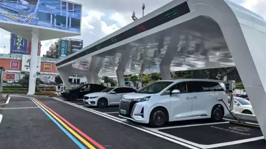 Çin, 2025'e Kadar 20 Milyon Şarj İstasyonu Hedefiyle Dünya’nın En Geniş EV Şarj Ağına Kavuşuyor