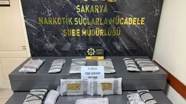 Ele geçirilen uyuşturucu madde ve tutuklanan şüpheli