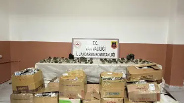 Ele geçirilen kaçak eşya ve kuvars taşı