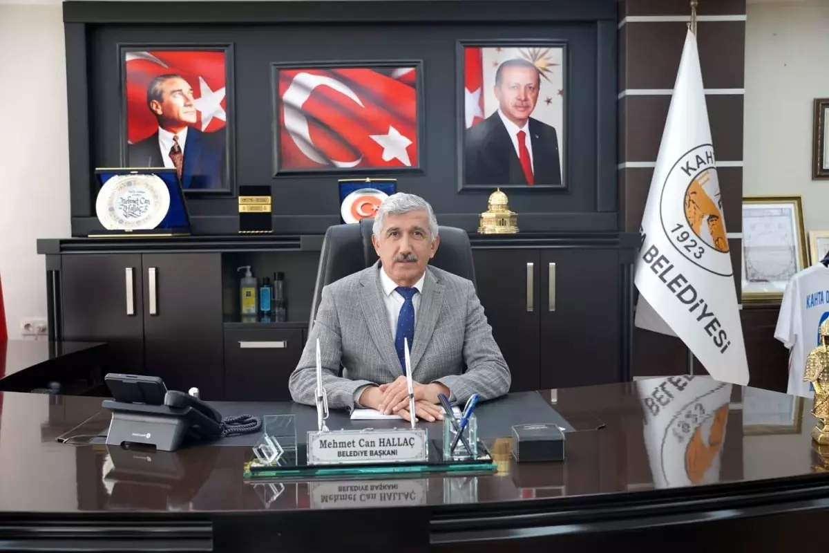 Başkan Hallaç'tan Sınırda Bayrağa İndirilenlere Sert Uyarı