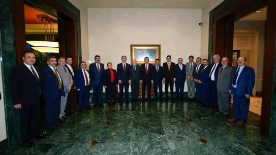 Cumhurbaşkanı Yardımcısı Yılmaz, Avrupa'dan Gelen Ezidi Temsilcileri Külliye'de Karşıladı