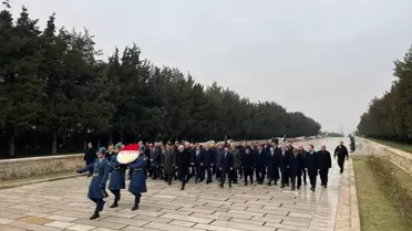 İYİ Parti Lideri Dervişoğlu, Kongre Sonrası Anıtkabir'de Saygı Duruşu Yaptı