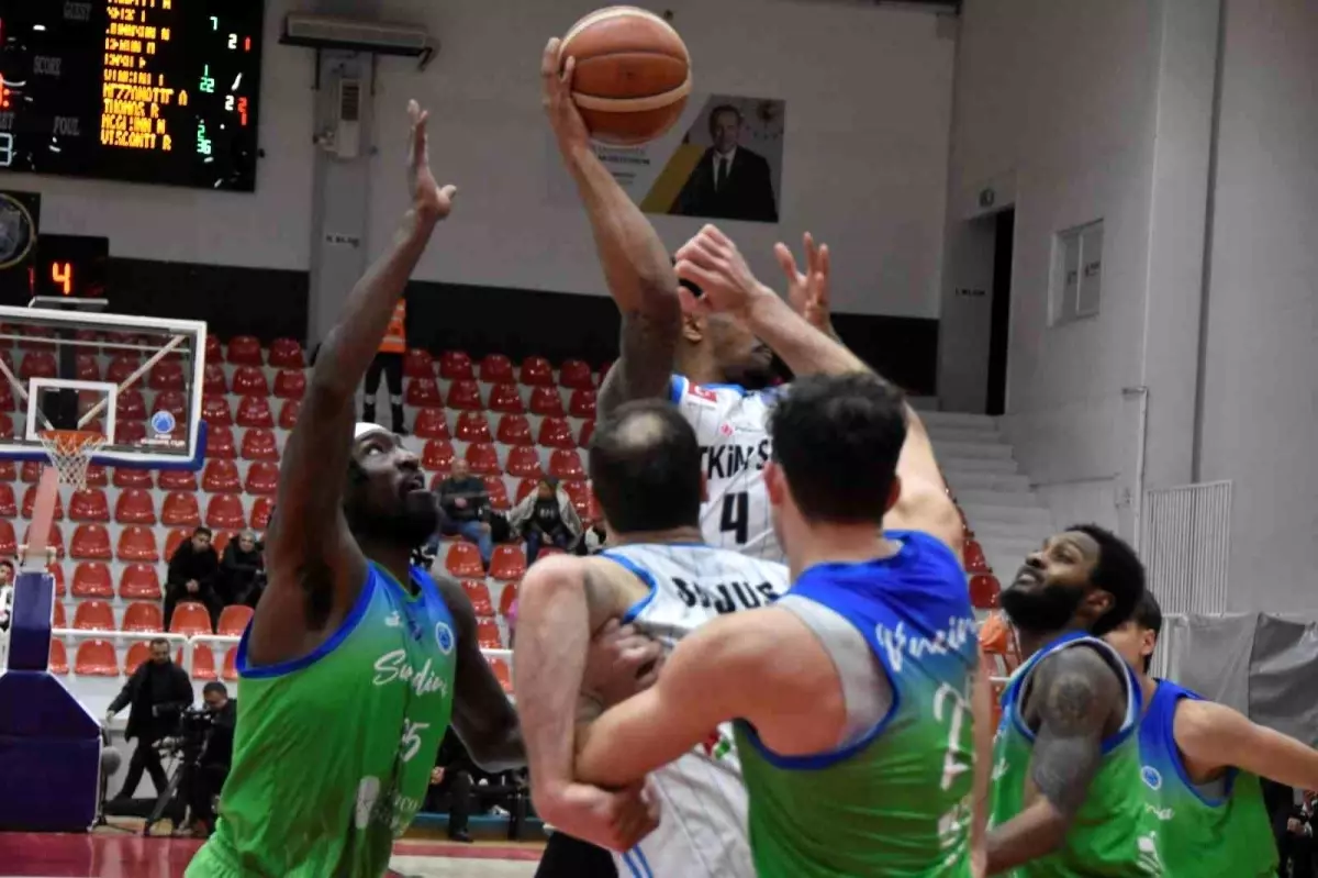 Aliağa Petkimspor, Dinamo BDS Sassari'yi 82-70 Yenerek FIBA Avrupa Kupası'nda Liderliğini Korudu