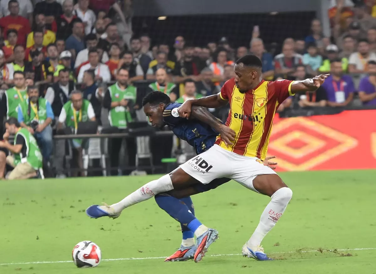 Göztepe, Fenerbahçe Karşısında Savunma Yeniden Şekillendiriyor