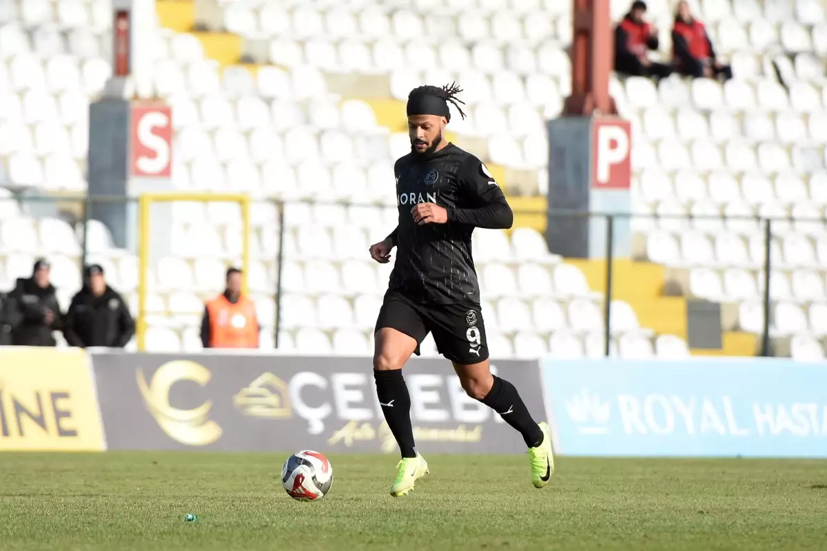 Lois Diony'in 11 Golü Manisa FK'yı Zirveye Taşıyor