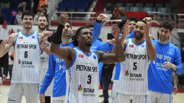 Aliağa Petkimspor, Dinamo Sassari'yi 82-70 Yendi; Grup Liderliğini Koruyor
