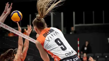 Eczacıbaşı Dynavit, Bahçelievler Belediyespor'u 3-0 Yenerek Ligde Öne Çıktı