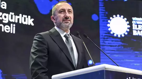 Siber güvenlik konferansında konuşma