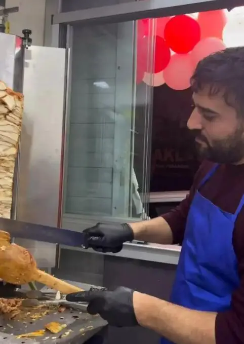 Restoranın iç mekanından bir fotoğraf