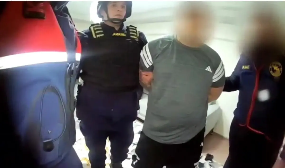 Mersin’de JASAT Ekipleri Hırsızlık Şüphelilerini Yakalayarak Tutukladı