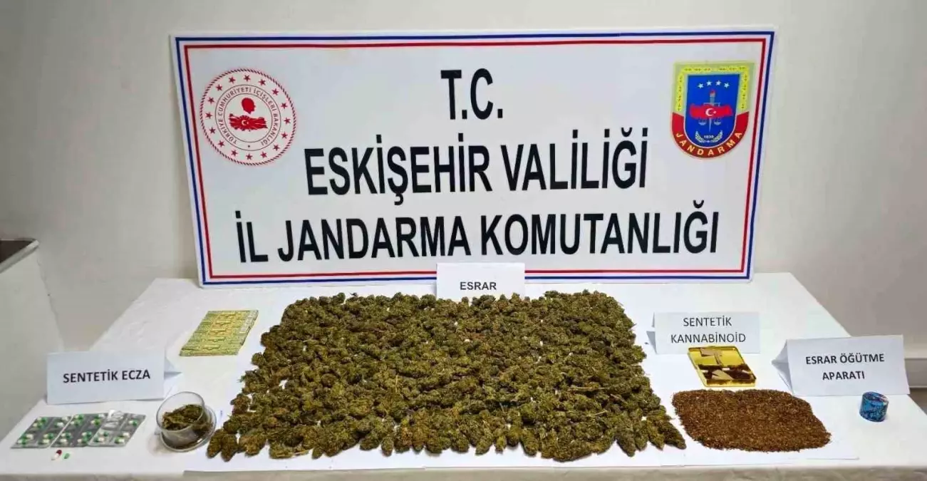 Eskişehir'de Jandarma Operasyonu: Uyuşturucu Satıcısı Tutuklandı